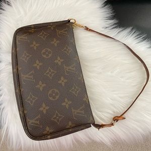 Authentic Louis Vuitton Pochette with shoulder strap